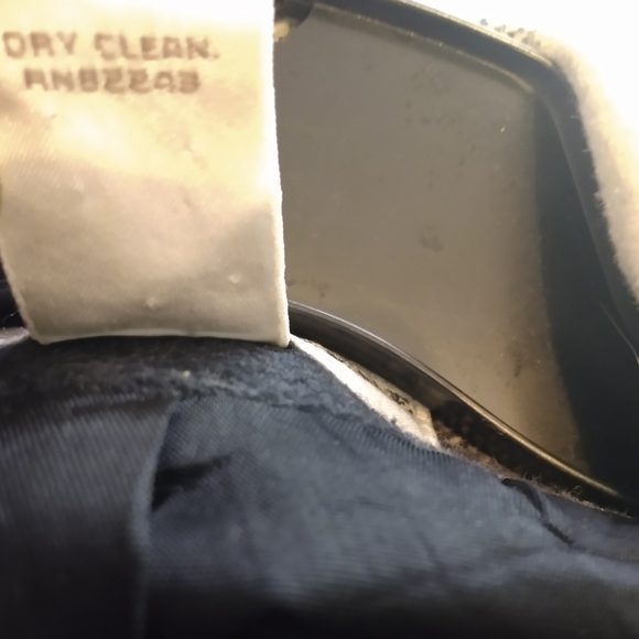 Katherine Deene Checked Wool Jacket - Picture 14 of 14